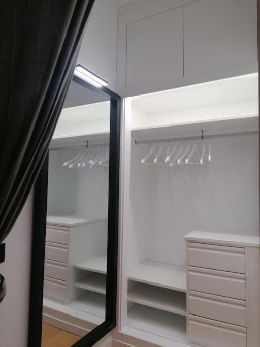 Studio Paris Apartment Estepona Luaran gambar