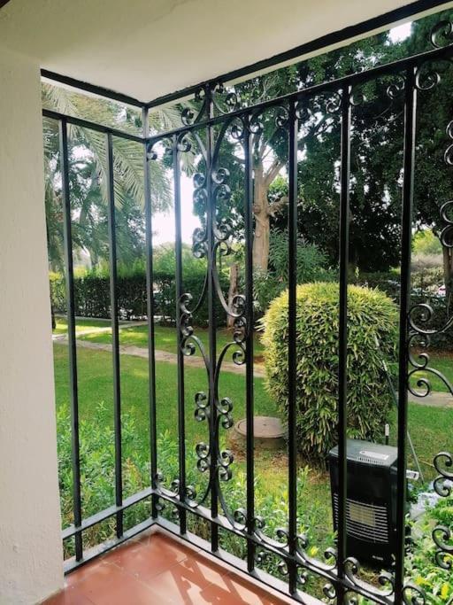 Studio Paris Apartment Estepona Luaran gambar