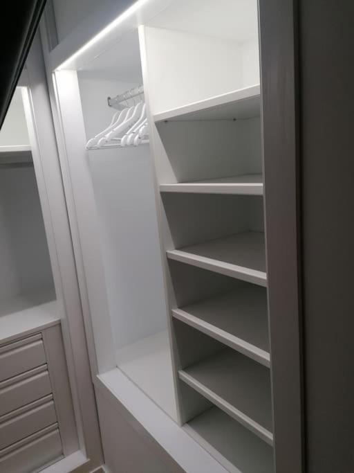 Studio Paris Apartment Estepona Luaran gambar